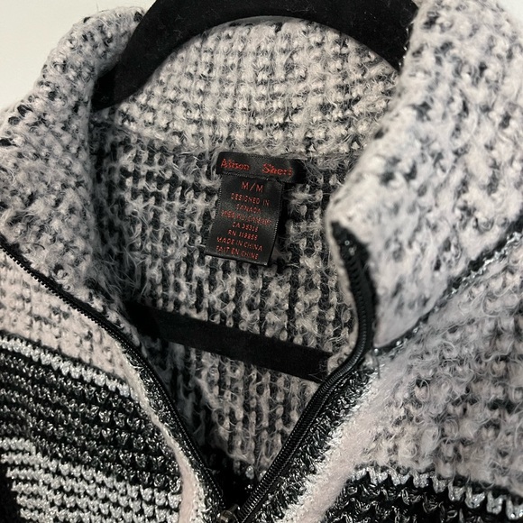 Vintage metallic zip up sweater 🤍 - Picture 2 of 3